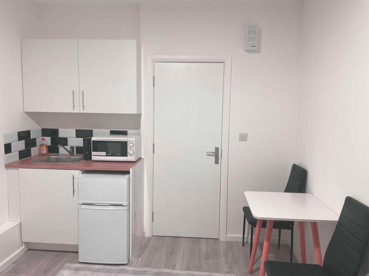 Studio Flat Private Bathroom Wc And Kitchenette ロンドン エクステリア 写真