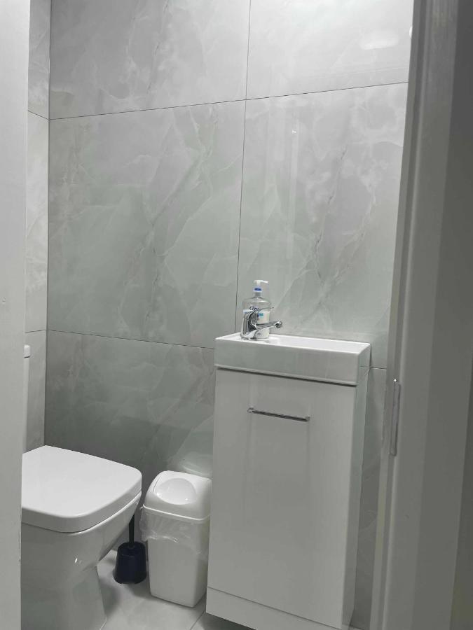 Studio Flat Private Bathroom Wc And Kitchenette ロンドン エクステリア 写真